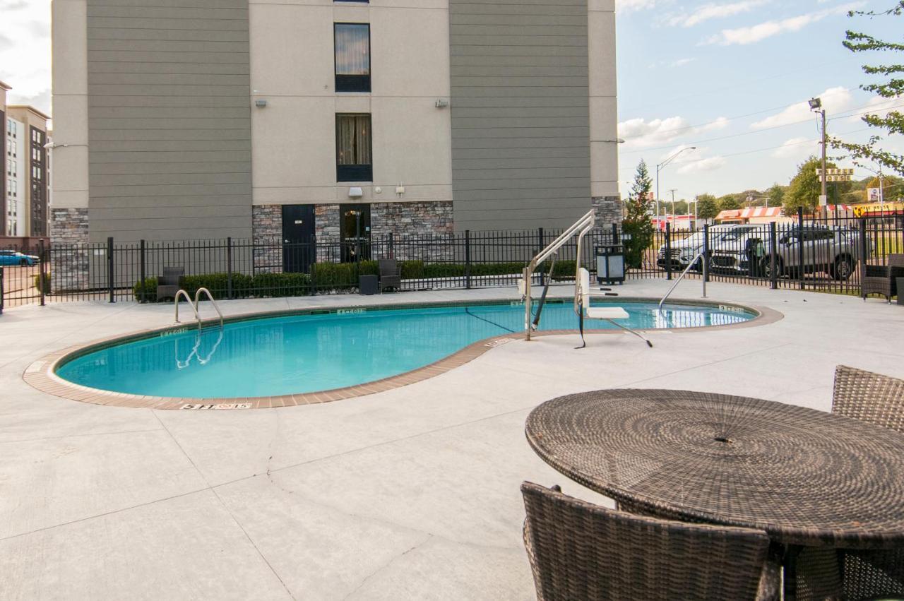 Holiday Inn Express & Suites Jackson Downtown - Coliseum By Ihg Exterior foto